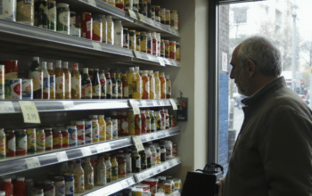 découvrez comment la crise pétrolière provoquée par le conflit iranien a déclenché une spirale inflationniste et analysé la propagation de la hausse des prix dans l'économie.