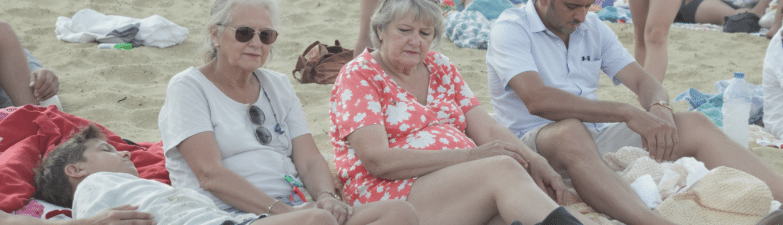 &agrave; l'occasion des 90 ans des cong&eacute;s pay&eacute;s, d&eacute;couvrez les enjeux actuels pour garantir l'acc&egrave;s effectif aux vacances pour tous, un droit encore &agrave; concr&eacute;tiser pleinement.
