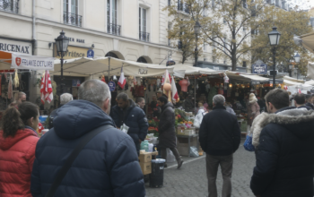 d&eacute;couvrez comment l'&eacute;conomie fran&ccedil;aise fait preuve de r&eacute;silience face aux d&eacute;fis actuels, tout en explorant les risques qui fragilisent son horizon de croissance.