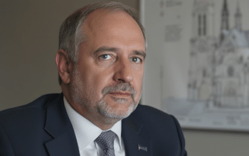 olivier tainturier nomm&eacute; coordonnateur des projets industriels strat&eacute;giques li&eacute;s &agrave; notre-dame par le gouvernement, charg&eacute; de piloter la reconstruction et les initiatives cl&eacute;s.