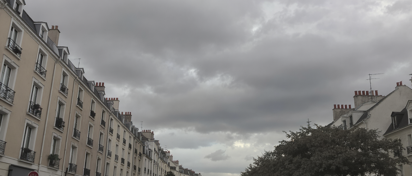 analyse des d&eacute;fis &eacute;conomiques actuels en france face &agrave; un contexte national et international incertain, explorant les impacts et perspectives d'avenir.