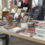 d&eacute;couvrez comment les prix des fournitures scolaires baissent avant la rentr&eacute;e, mais pourquoi une augmentation est pr&eacute;vue apr&egrave;s septembre. pr&eacute;parez-vous efficacement pour la rentr&eacute;e scolaire.