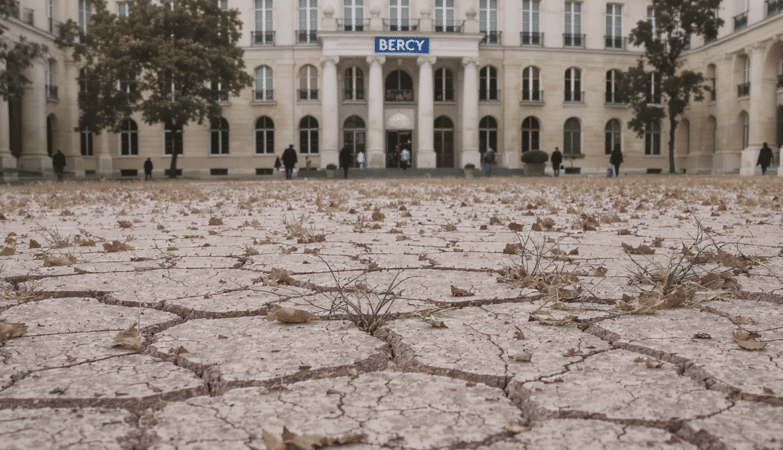 bercy pr&eacute;voit une baisse de 0,1 point de croissance pour la france en 2026 en raison des impacts des canicules et s&eacute;cheresses sur l'&eacute;conomie.