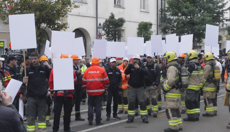 le 29 septembre, les syndicats de la fonction publique et les pompiers se mobilisent pour faire entendre leurs revendications dans le d&eacute;bat sur le budget 2027.