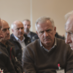 d&eacute;couvrez les d&eacute;bats anim&eacute;s lors de la conf&eacute;rence sur le travail, l&rsquo;emploi et les retraites, qui mettent en lumi&egrave;re les divisions croissantes entre syndicats r&eacute;formistes et contestataires.