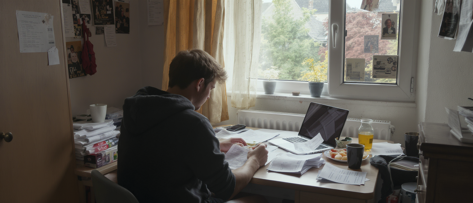 d&eacute;couvrez comment la pr&eacute;carit&eacute; &eacute;tudiante impacte gravement le quotidien des jeunes et menace l'avenir de notre soci&eacute;t&eacute;, n&eacute;cessitant des actions urgentes pour prot&eacute;ger leur avenir.