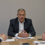 le pr&eacute;sident du medef accuse la cgt et la cfdt de jeter une &laquo; ombre suspecte &raquo; sur la d&eacute;mocratie sociale en combattant le rn.