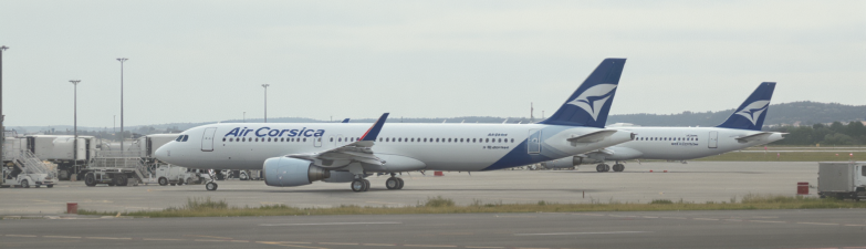 air corsica immobilise plusieurs avions par pr&eacute;caution. d&eacute;couvrez les raisons de cette mesure et ses cons&eacute;quences pour les passagers.