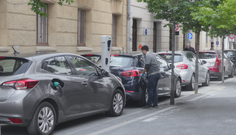 de plus en plus d&rsquo;automobilistes adoptent la voiture &eacute;lectrique et acc&eacute;l&egrave;rent la transition vers une mobilit&eacute; plus propre.